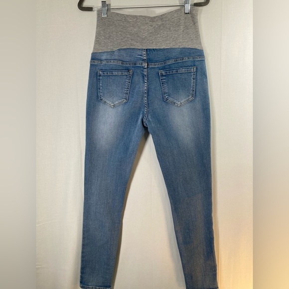 Maternity jeans like new 28” inseam size medium/6 - Picture 5 of 8